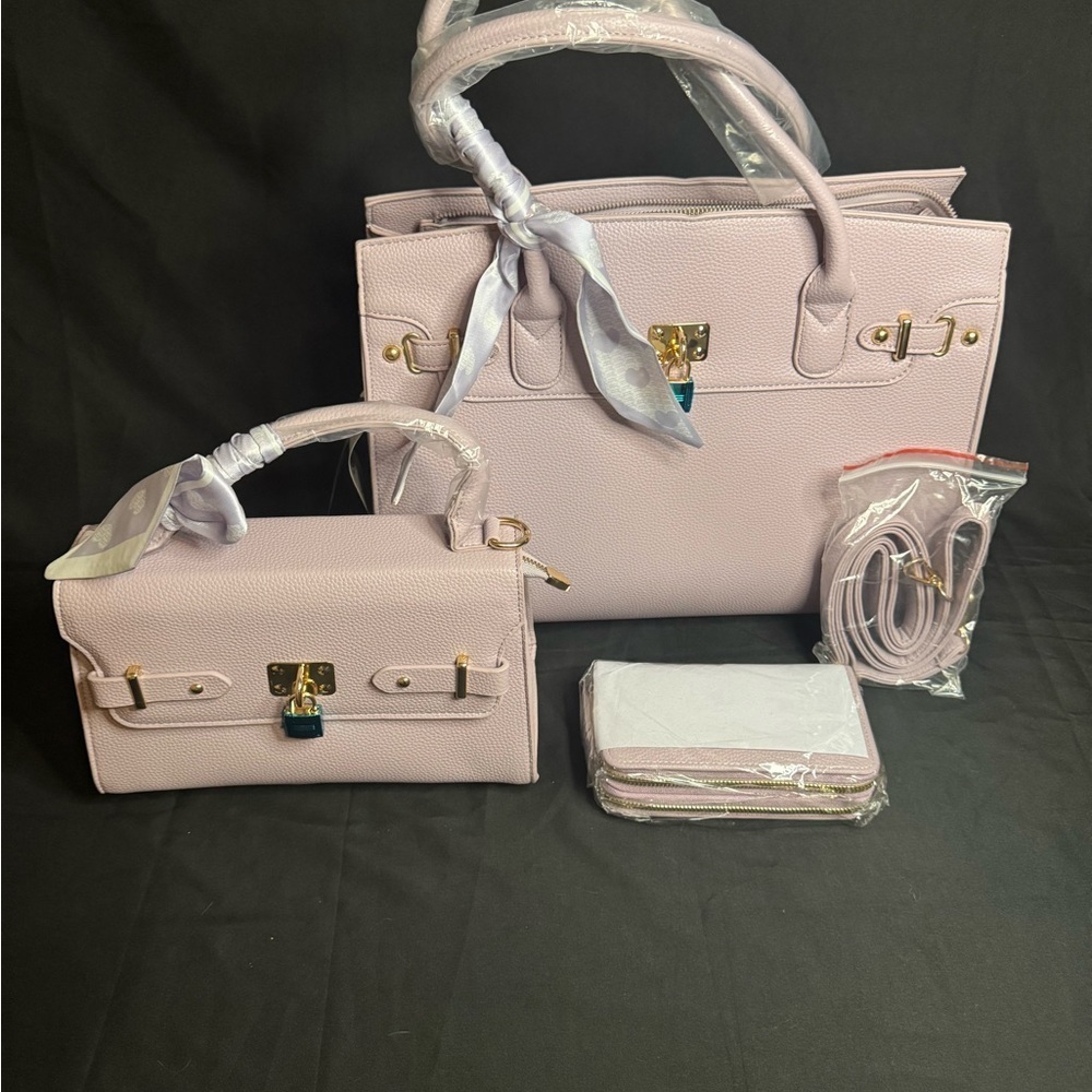 Elegant Lavender Women's Handbag Set - Picture 5 of 10